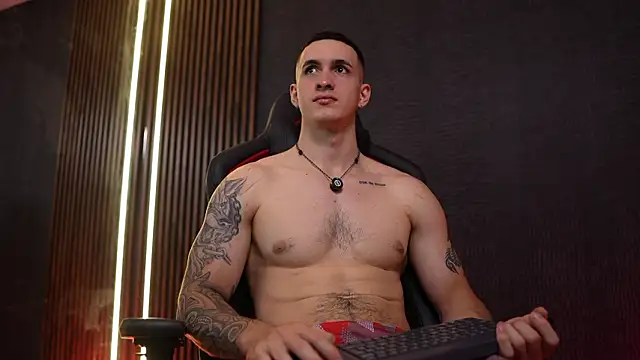 JacksonOlsenn online show from March 17, 9:07 pm