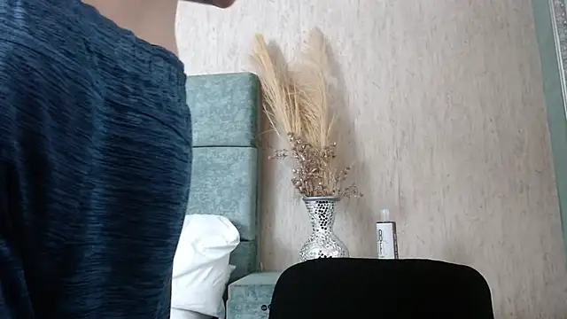 JacksonOlsenn online show from March 15, 11:28 pm