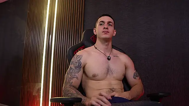 JacksonOlsenn online show from March 23, 8:52 pm