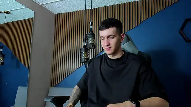 JacksonOlsenn online show from February 26, 2:59 pm