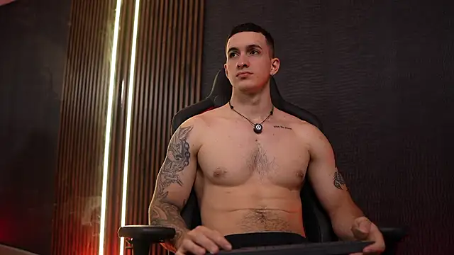 JacksonOlsenn online show from March 12, 8:35 pm