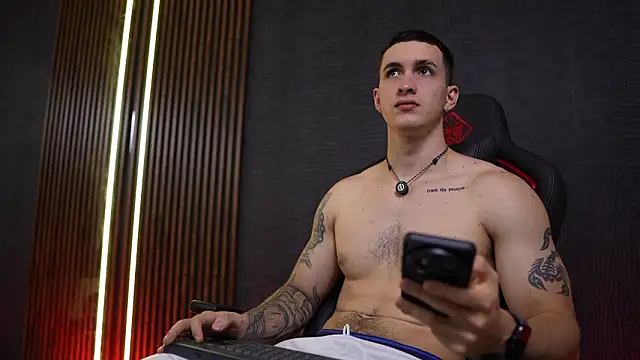 JacksonOlsenn online show from February 2, 9:58 pm