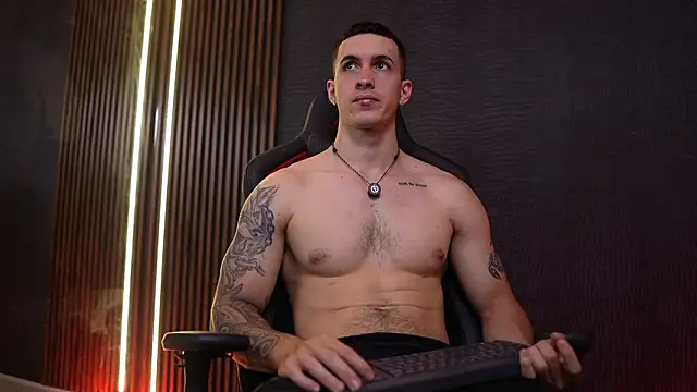 JacksonOlsenn online show from March 13, 8:58 pm