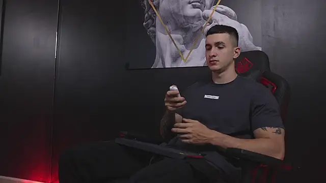 JacksonOlsenn online show from November 22, 8:29 pm