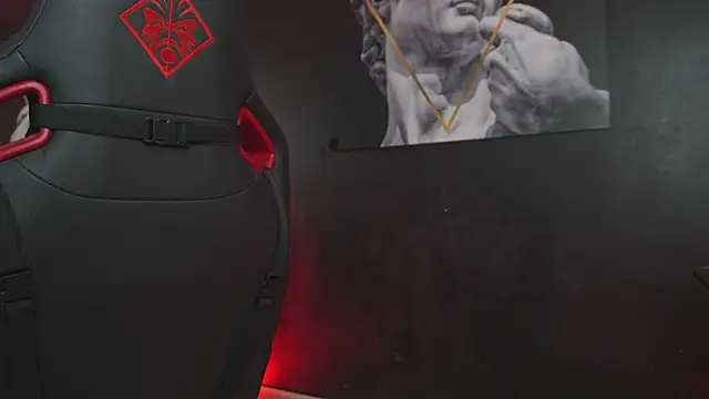 JacksonOlsenn online show from November 7, 9:41 pm