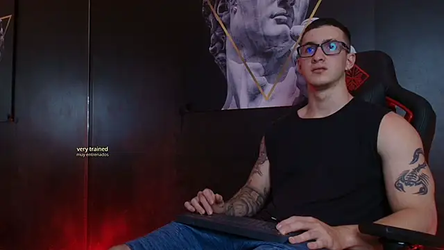 JacksonOlsenn online show from October 17, 8:54 pm