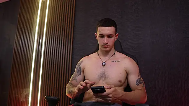 JacksonOlsenn online show from March 26, 8:40 pm