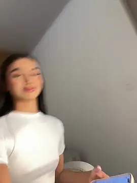 maddy bronw  online show from March 25, 9:46 pm