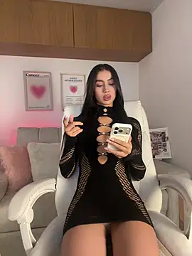 maddy bronw  online show from March 20, 10:22 pm