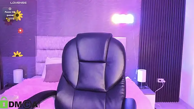 Cristal  adams online show from November 6, 12:20 pm