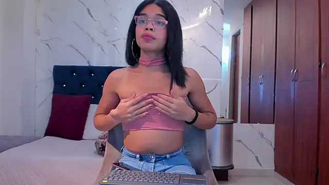 evelyn wine online show from November 1, 3:17 pm