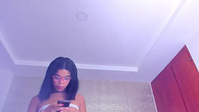 Snapshot of evelyn_wine chatting on March 20, 9:13 pm evelyn wine online show from March 20, 9:13 pm
