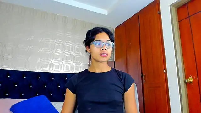 Snapshot of evelyn_wine chatting on February 28, 7:46 pm evelyn wine online show from February 28, 7:46 pm