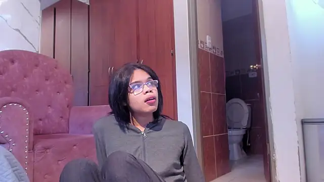 evelyn wine online show from November 20, 6:19 pm