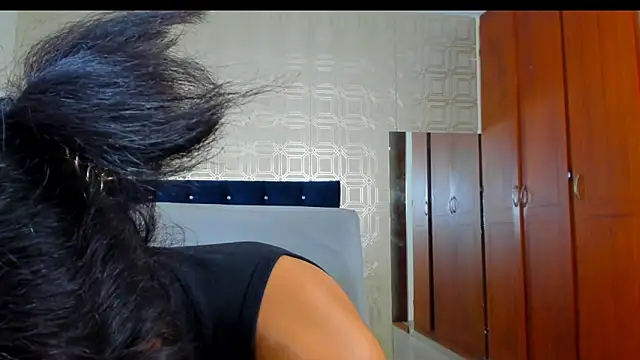 Snapshot of evelyn_wine chatting on March 16, 8:54 pm evelyn wine online show from March 16, 8:54 pm