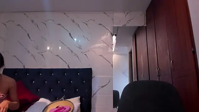 Snapshot of evelyn_wine chatting on October 2, 8:01 pm evelyn wine online show from October 2, 8:01 pm