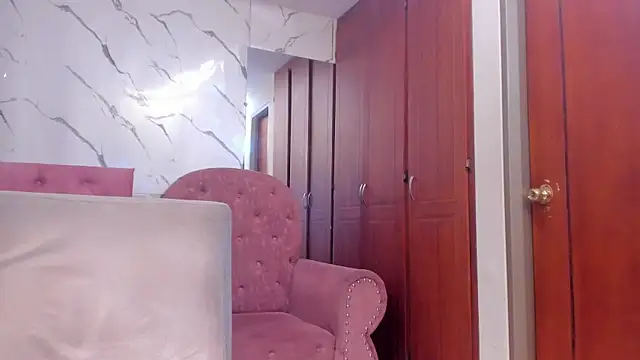 evelyn wine online show from December 2, 7:37 pm