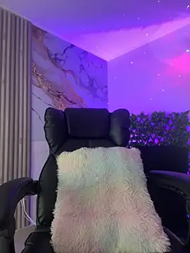 NINA 18 YEARS online show from November 30, 3:51 am