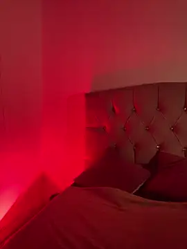 NINA 18 YEARS online show from September 30, 11:44 pm