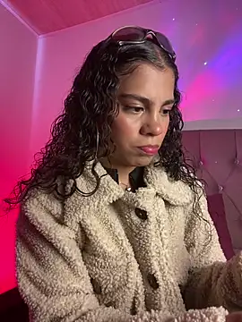 NINA 18 YEARS online show from October 21, 6:51 pm