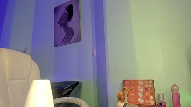 TinaJonnes  online show from October 11, 5:30 am