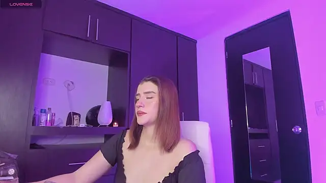 TinaJonnes  online show from February 5, 6:53 am