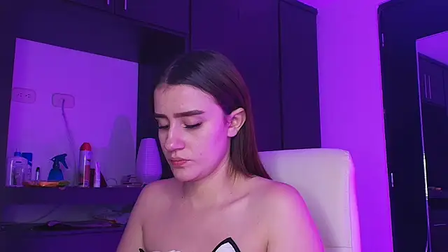 TinaJonnes  online show from May 14, 10:51 pm