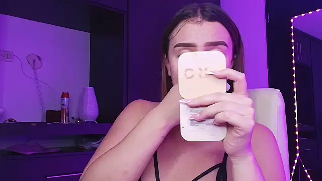 TinaJonnes  online show from April 19, 4:57 am