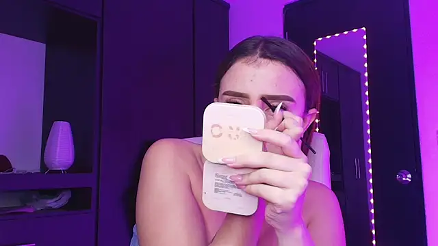 TinaJonnes  online show from April 10, 4:41 am