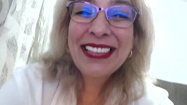 Snapshot of cecylya4u chatting on September 26, 9:43 pm cecylya4u online show from September 26, 9:43 pm