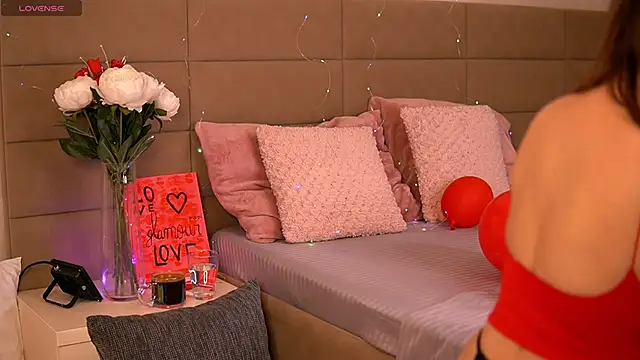 KyraCase online show from February 20, 6:54 pm