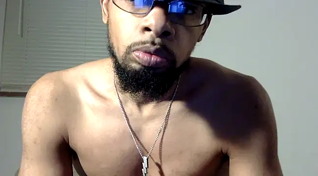 Snapshot of WhiskeyWood_DuhGOD chatting on March 14, 1:59 am WhiskeyWood DuhGOD online show from March 14, 1:59 am