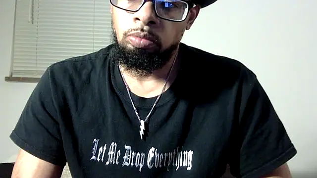 Snapshot of WhiskeyWood_DuhGOD chatting on October 13, 1:18 am WhiskeyWood DuhGOD online show from October 13, 1:18 am