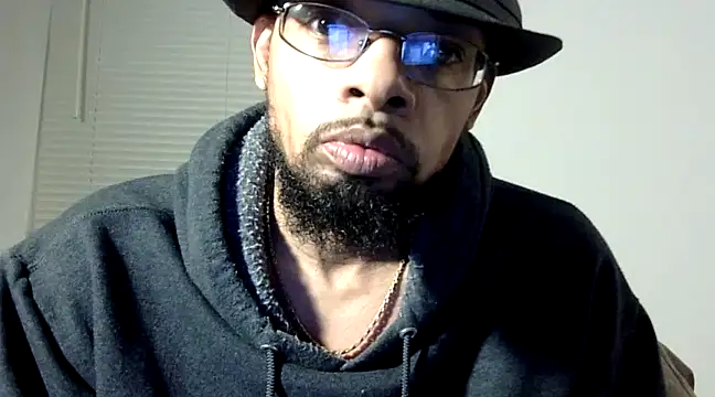 Snapshot of WhiskeyWood_DuhGOD chatting on March 18, 12:40 am WhiskeyWood DuhGOD online show from March 18, 12:40 am