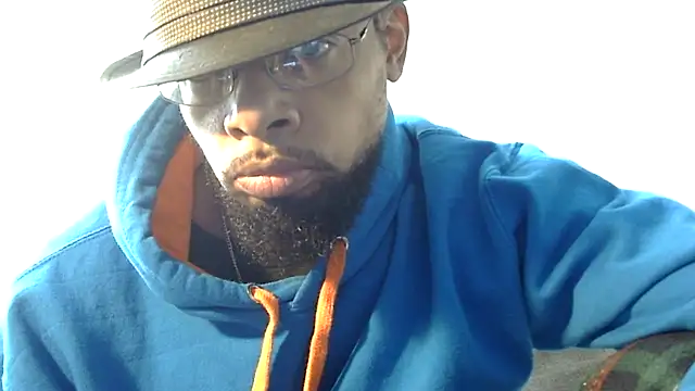 Snapshot of WhiskeyWood_DuhGOD chatting on February 14, 8:37 pm WhiskeyWood DuhGOD online show from February 14, 8:37 pm