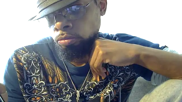 Snapshot of WhiskeyWood_DuhGOD chatting on February 17, 8:49 pm WhiskeyWood DuhGOD online show from February 17, 8:49 pm
