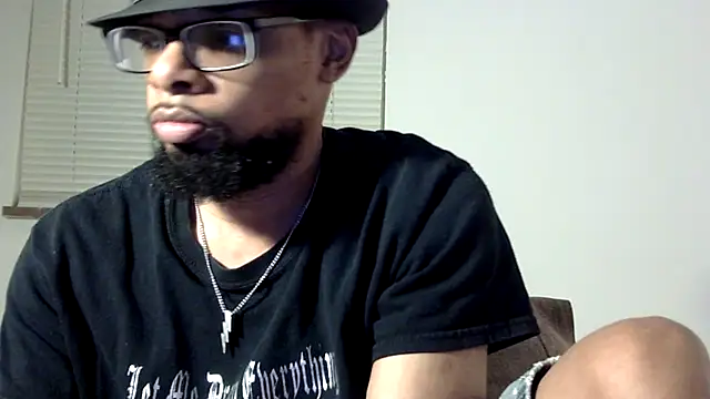 Snapshot of WhiskeyWood_DuhGOD chatting on September 21, 1:33 am WhiskeyWood DuhGOD online show from September 21, 1:33 am