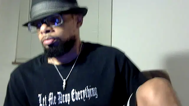 Snapshot of WhiskeyWood_DuhGOD chatting on September 22, 1:22 am WhiskeyWood DuhGOD online show from September 22, 1:22 am