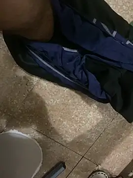 alex-riadh online show from March 3, 11:46 pm