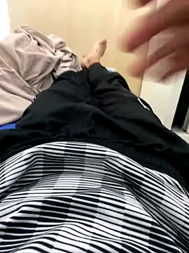 alex-riadh online show from October 16, 8:17 pm