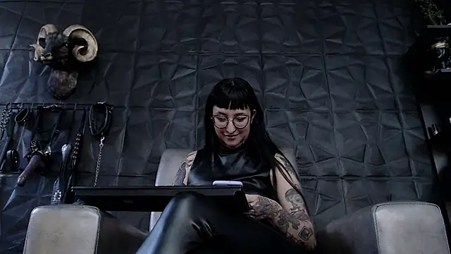 Agata Darkness online show from December 14, 9:31 pm