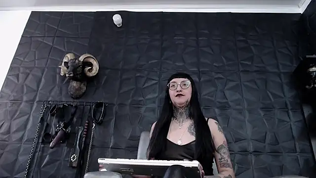 Agata Darkness online show from September 8, 7:35 pm