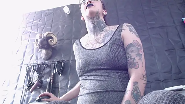 Agata Darkness online show from April 14, 6:13 pm