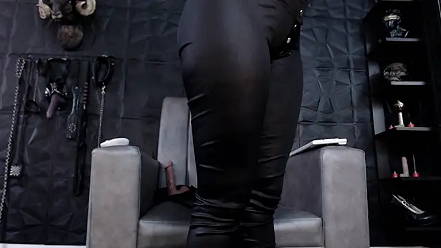 Agata Darkness online show from February 4, 8:06 pm