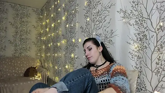 Mary0Lou online show from December 4, 3:26 pm