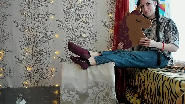 Mary0Lou online show from February 2, 8:45 am