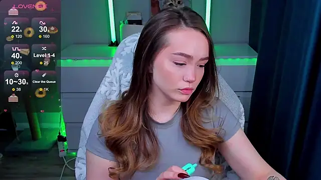 Evia r0se online show from February 28, 12:49 pm