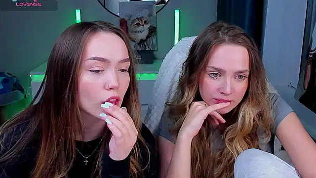 Evia r0se online show from March 7, 7:52 pm