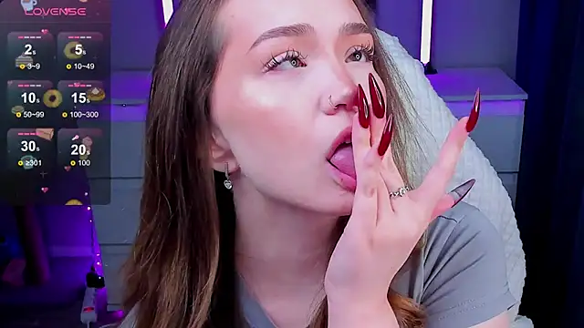 Evia r0se online show from February 20, 4:53 pm