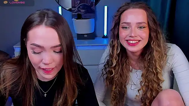 Evia r0se online show from April 14, 3:50 pm